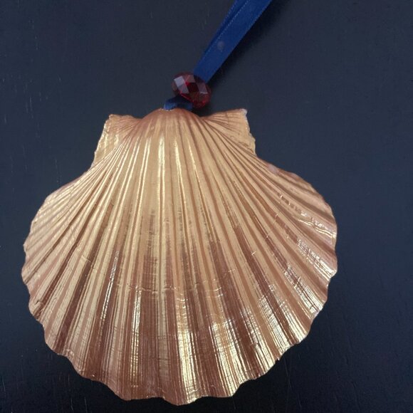 Handmade Vintage Village Christmas Ornament - Decoupaged Scallop Shell - Picture 3 of 3